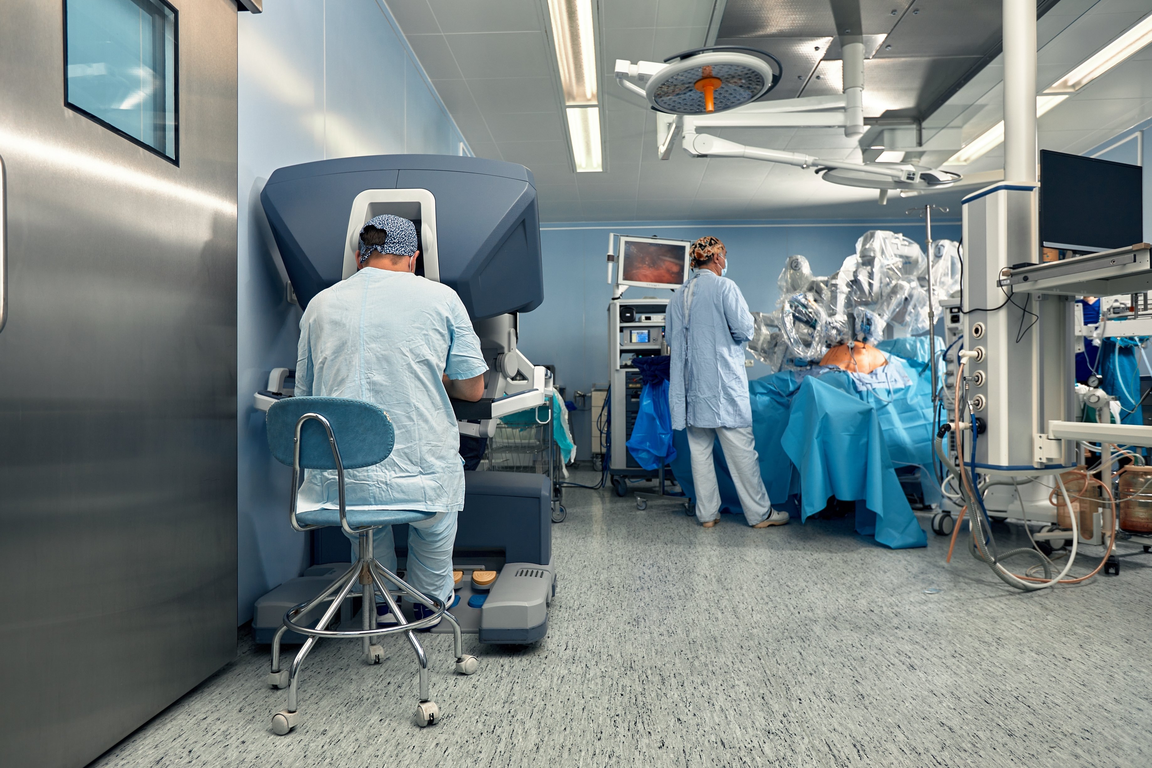Ejemplo de cirugía robótica asistida a distancia por telemedicina